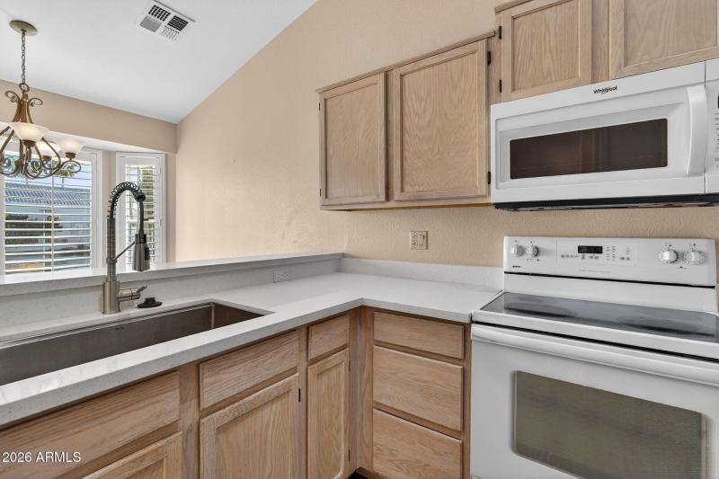 15-web-or-mls-11- E Artesian Way