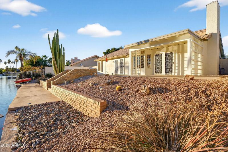 31-web-or-mls-35- E Artesian Way