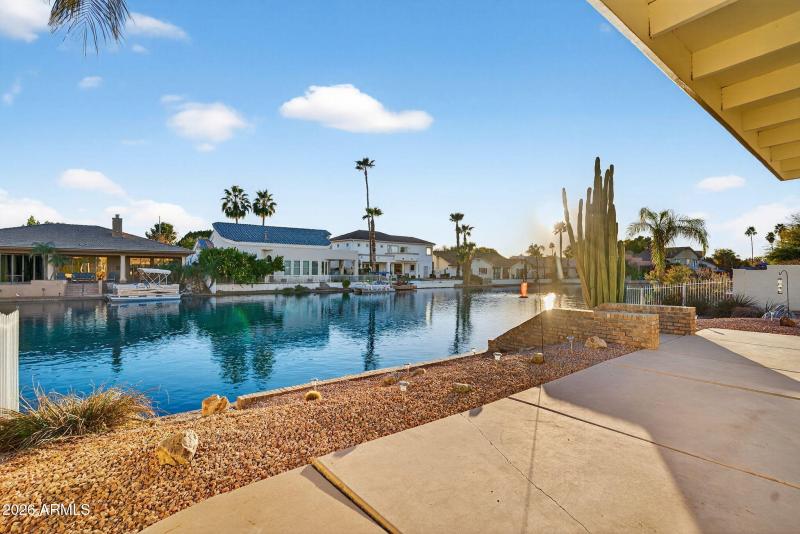 37-web-or-mls-39- E Artesian Way