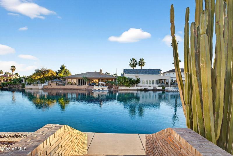 38-web-or-mls-40- E Artesian Way