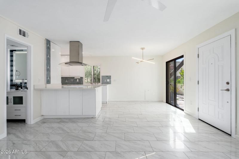 1811 E Hayward Ave UNIT 1 - 04