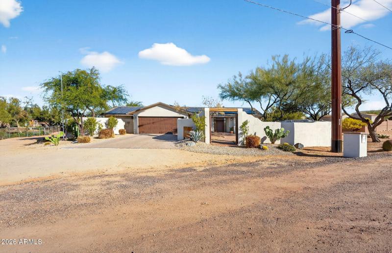 2-web-or-mls-27-E Dixileta Dr