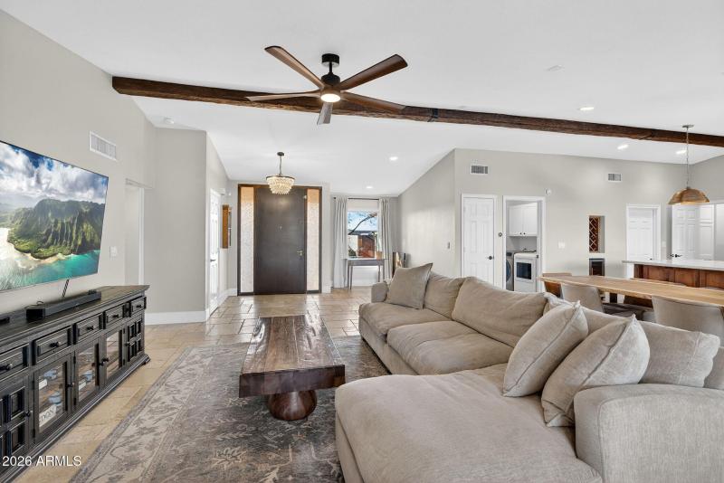 11-web-or-mls-35-E Dixileta Dr