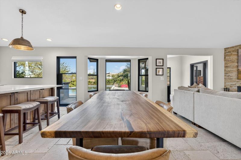 19-web-or-mls-38-E Dixileta Dr