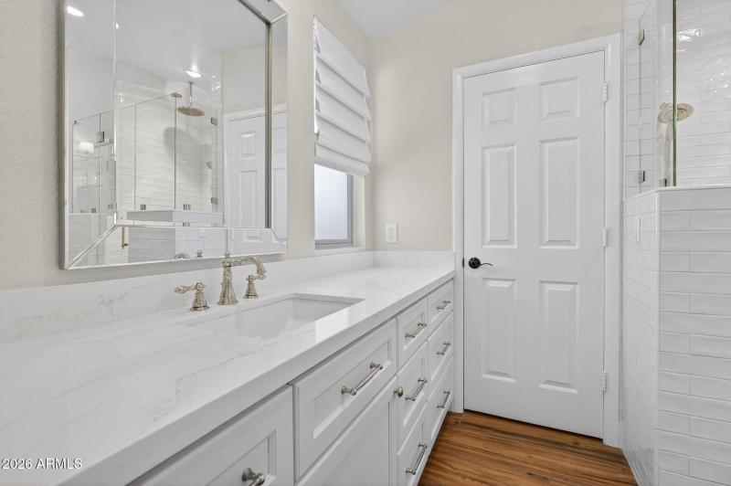 29-web-or-mls-52-E Dixileta Dr