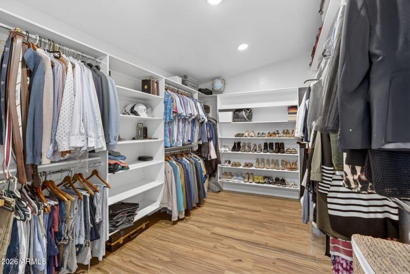 32-web-or-mls-57-E Dixileta Dr