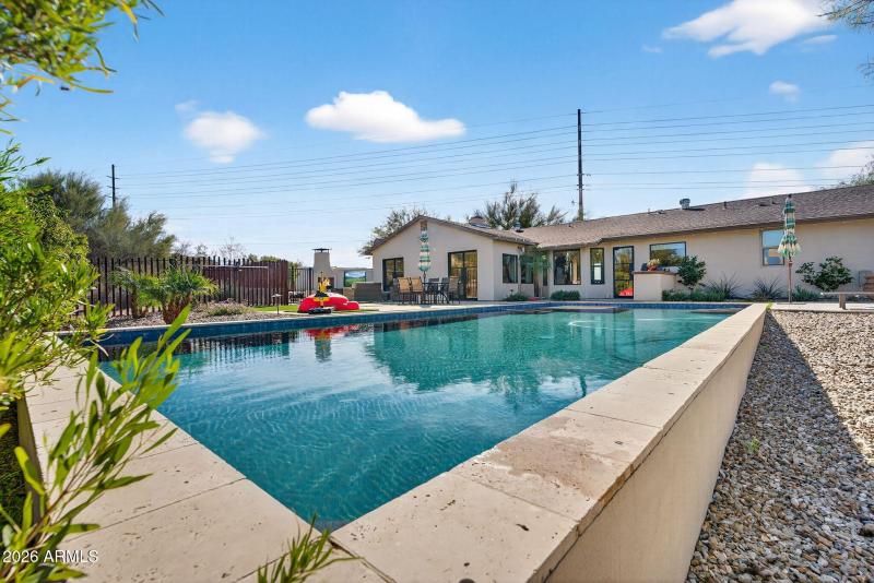 46-web-or-mls-82-E Dixileta Dr (2)