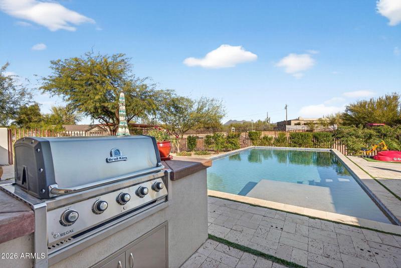 53-web-or-mls-77-E Dixileta Dr