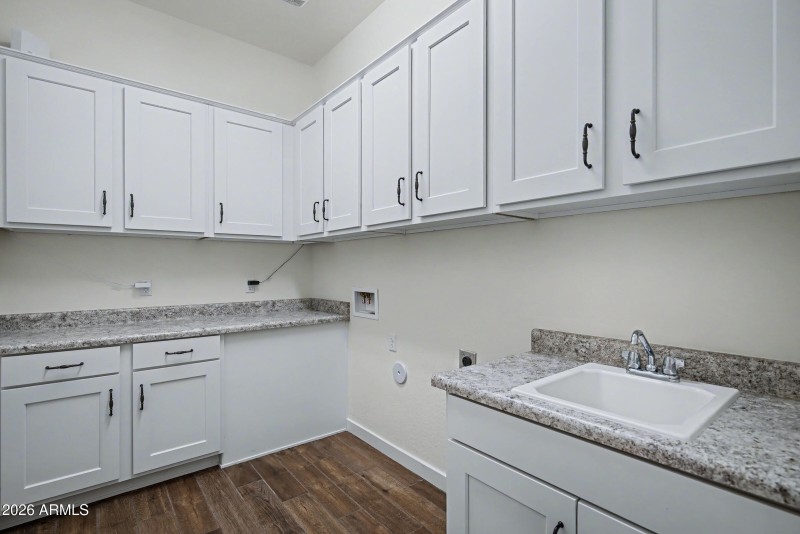 8032 E June Cir-35