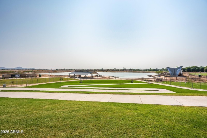 TheBRIDGES_GilbertSPORTwalkingVIEW