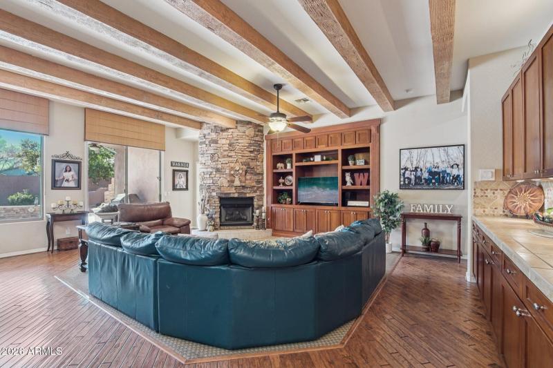 8-web-or-mls-W Sierra Madre Ave-S2001-00