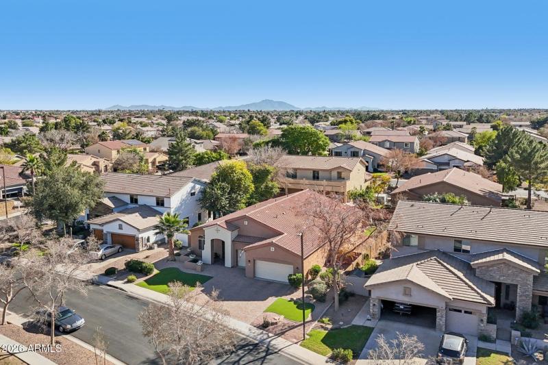 43-web-or-mls-W Sierra Madre Ave-S2001-0