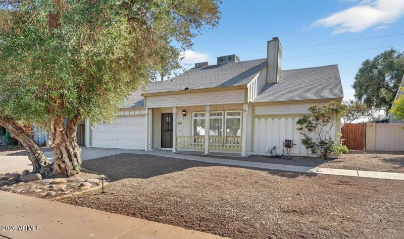 2-web-or-mls-29-E La Puente Ave