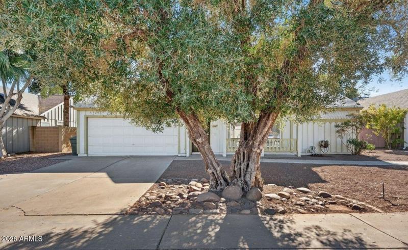 4-web-or-mls-23-E La Puente Ave