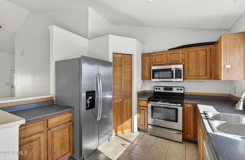 12-web-or-mls-19-E La Puente Ave