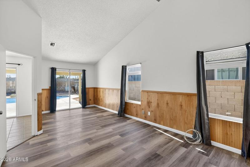 17-web-or-mls-12-E La Puente Ave