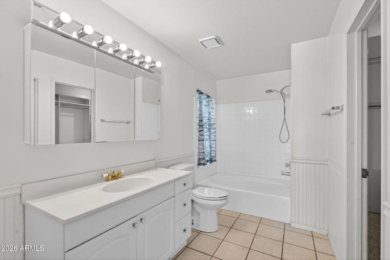 18-web-or-mls-08-E La Puente Ave