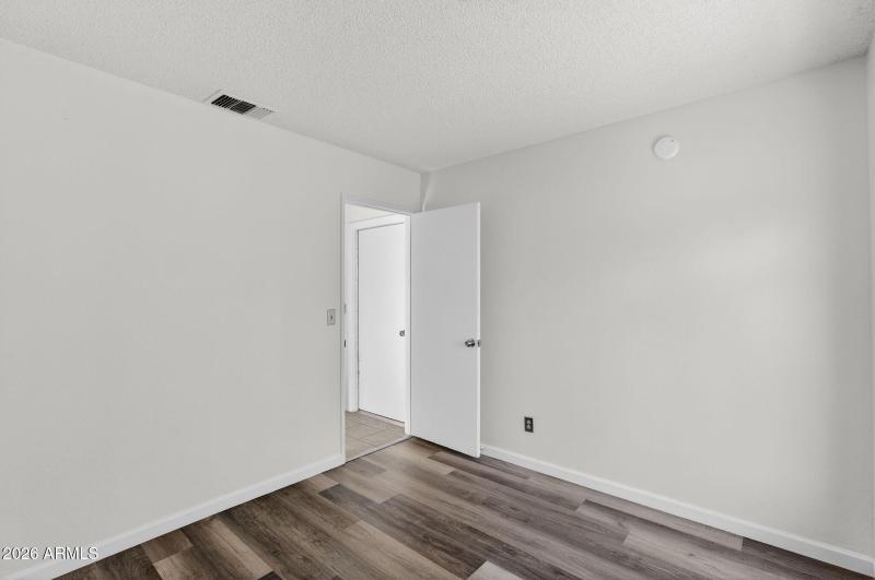 24-web-or-mls-04-E La Puente Ave