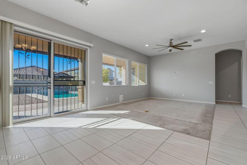 6-web-or-mls-Interior-15