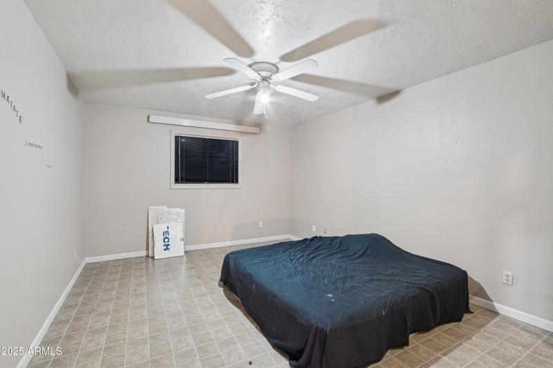 22-print-E Evergreen St-S0509-022