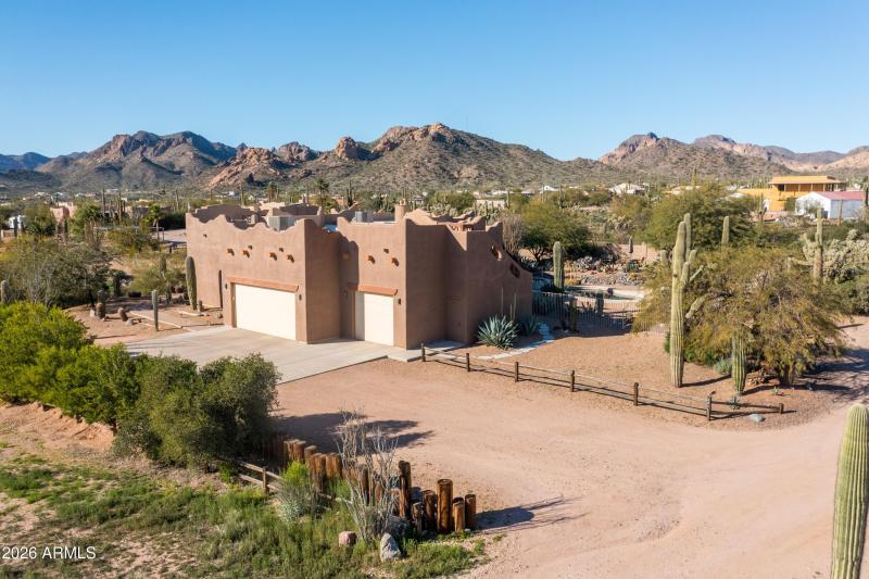 Charming Home w/ Stunning Views