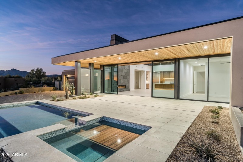 007_Twilight Pool Views