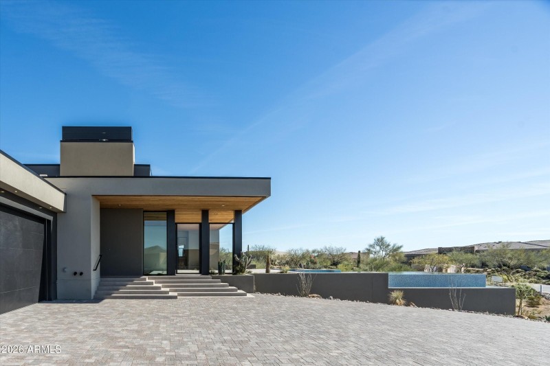 046_Exterior Entrance