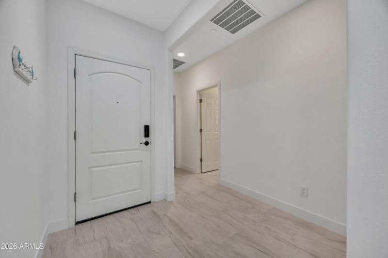 21139 W Hubbell St_5