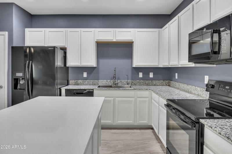 21139 W Hubbell St_11