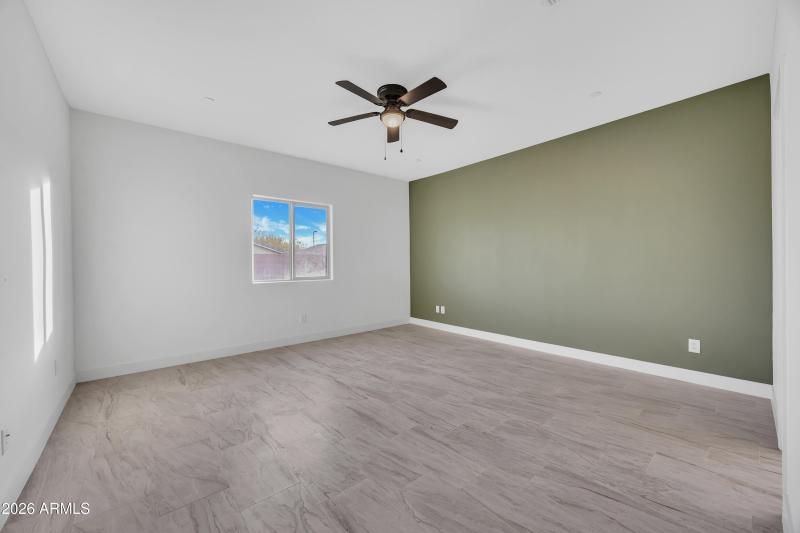 21139 W Hubbell St_13