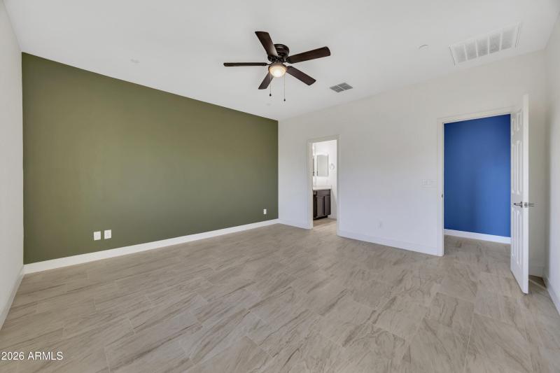 21139 W Hubbell St_14