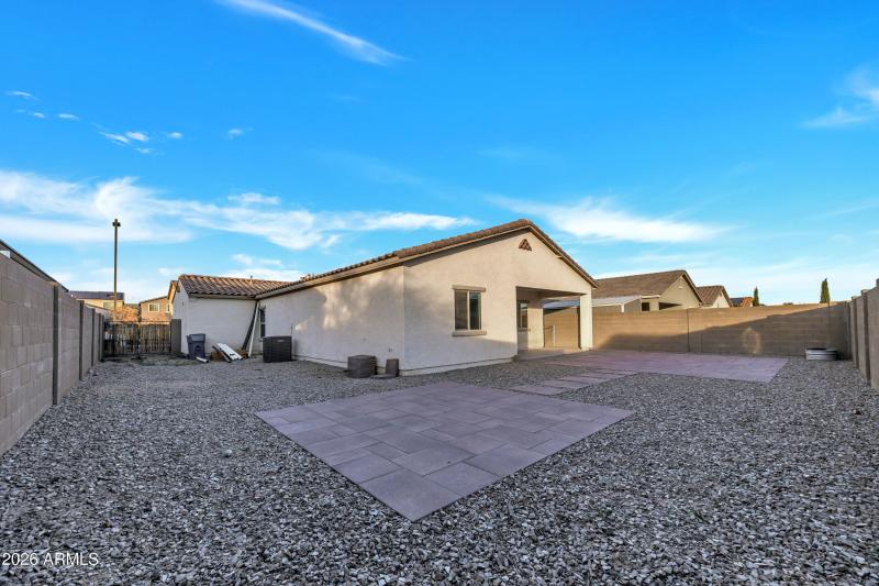 21139 W Hubbell St_25