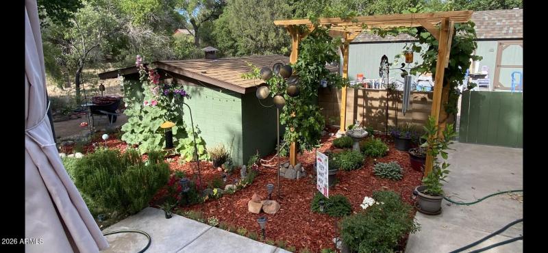 Sparkling Root Cellar Exterior Pix