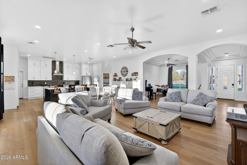 16-web-or-mls-85-N Wyatt Dr