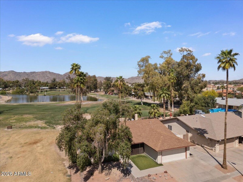 04-Aerial front of home