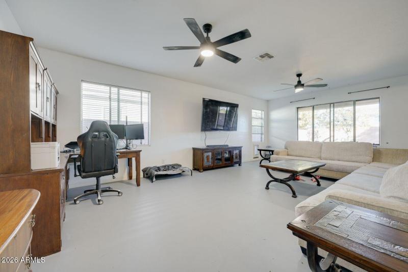 40884 W Bedford Dr - Web Quality - 005 -