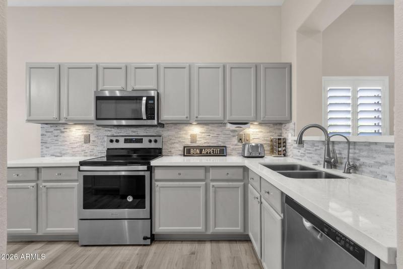 5-web-or-mls-8953-e-calle-buena-vista