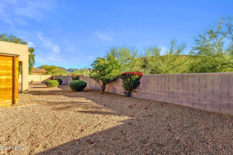 45-web-or-mls-8953-e-calle-buena-vista