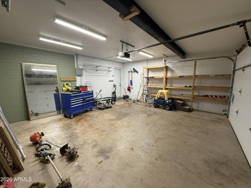 garage/workshop