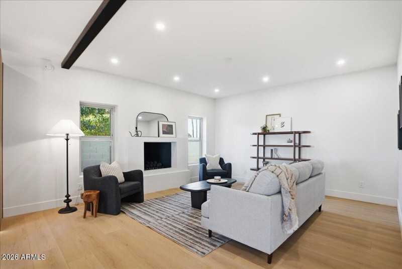 16-10555 E Bella Vista Dr_RedHogMedia