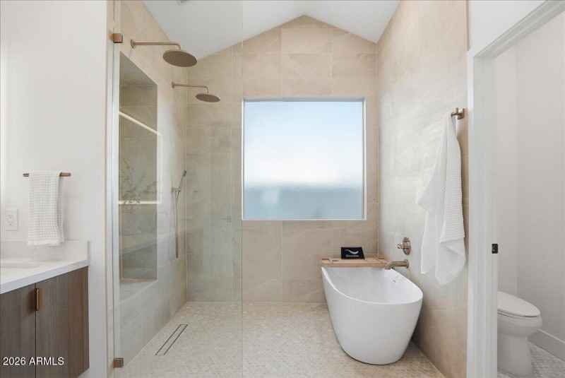 29-10555 E Bella Vista Dr_RedHogMedia