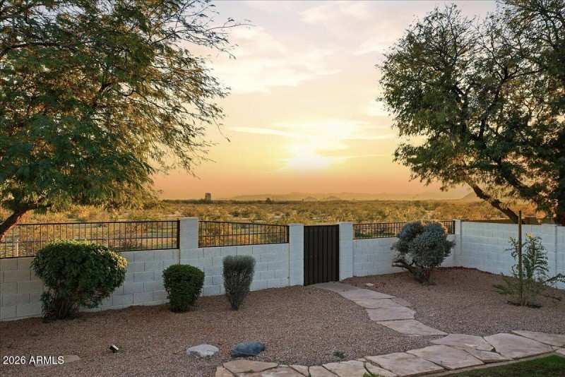 55-10555 E Bella Vista Dr_RedHogMedia