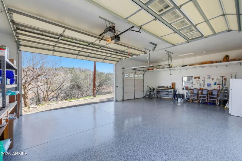 53-Garage Interior (1)