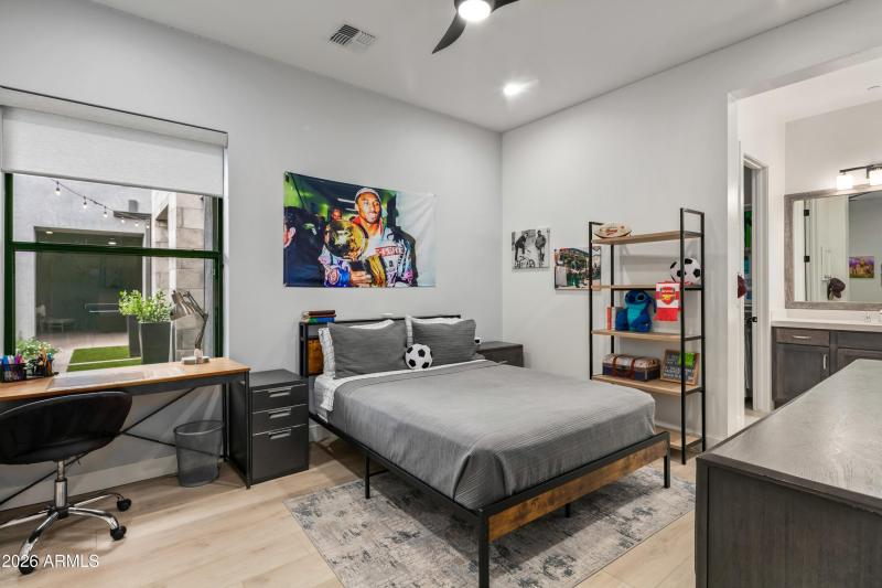 044_Guest Ensuite #1