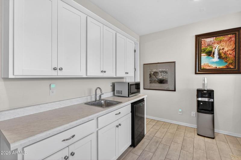 Guest Suite - Kitchenette