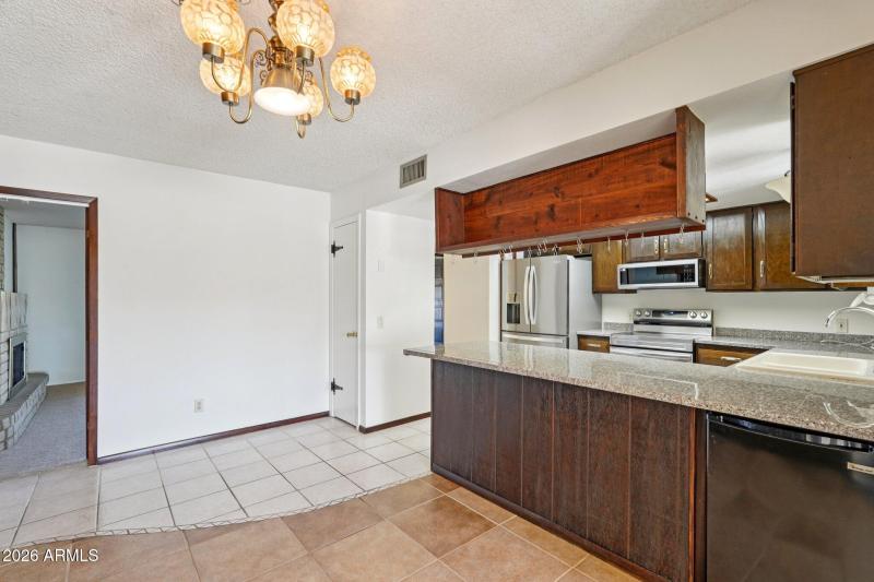 11-web-or-mls-W Banff Ln.-S2101-011