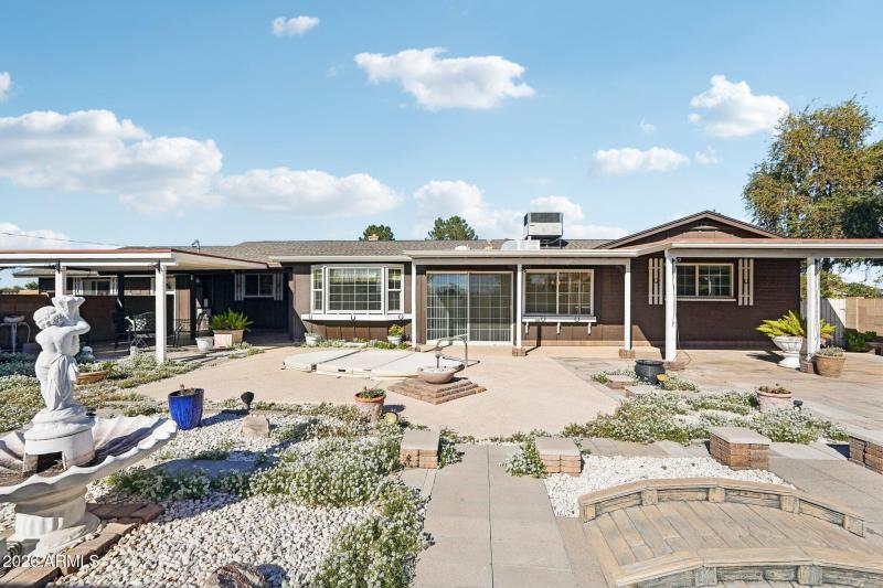 43-web-or-mls-W Banff Ln.-S2101-043