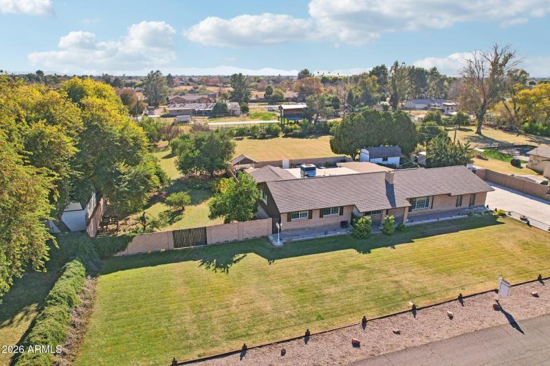 51-web-or-mls-W Banff Ln.-S2101-049