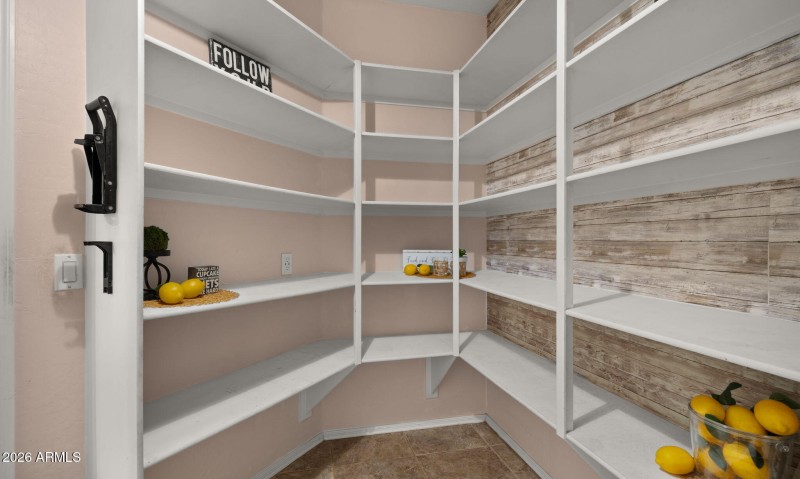 24-web-or-mls-Pantry1