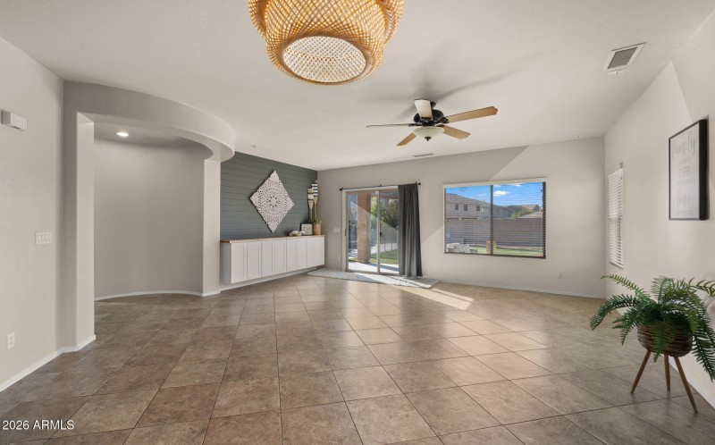 26-web-or-mls-Living Room2